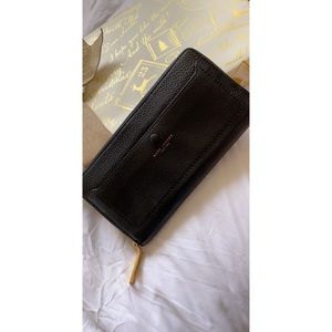 Marc Jacobs Continental Travel Wallet